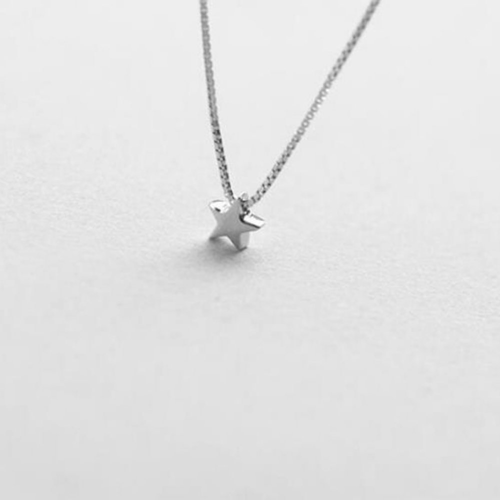 NEW 925 Sterling Silver Simple Star Necklace - Picture 5 of 7